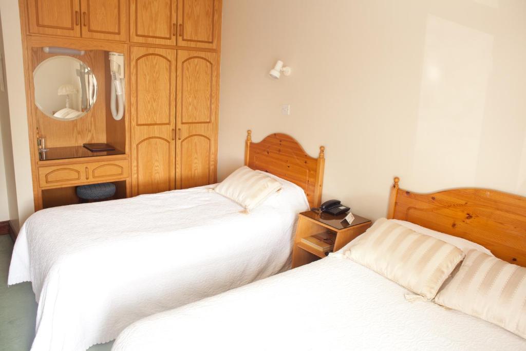 Grovemount House Hotel Ennistimon Room photo