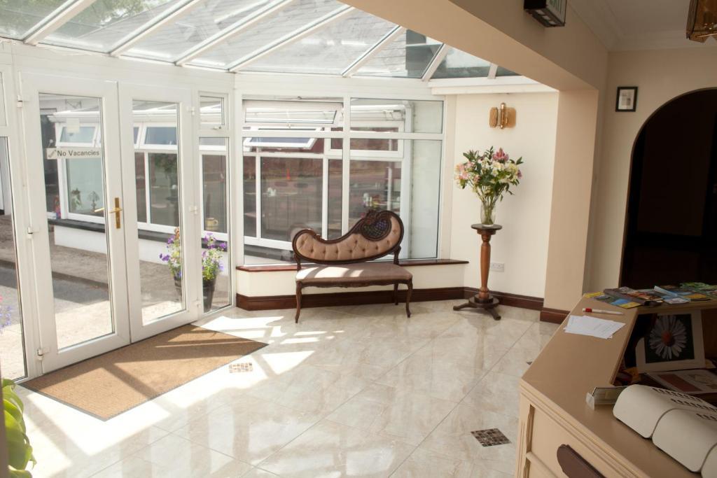 Grovemount House Hotel Ennistimon Exterior photo